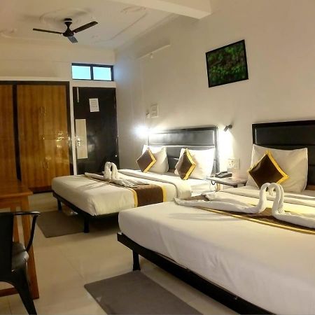 Holidayy Inn Аллахабад Экстерьер фото