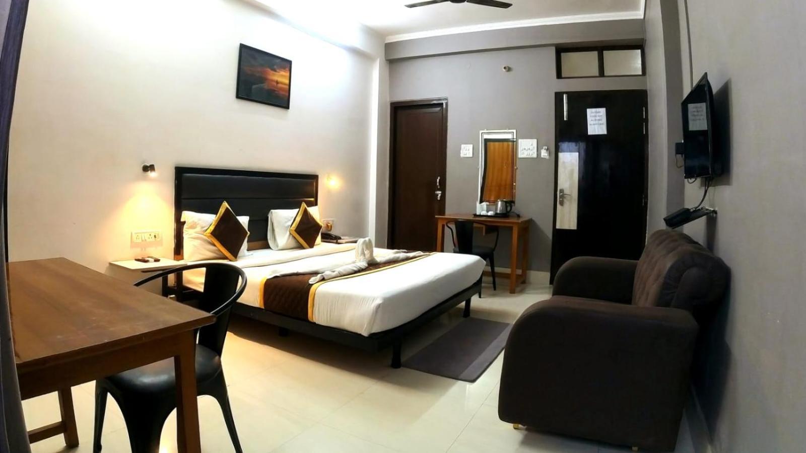 Holidayy Inn Аллахабад Экстерьер фото