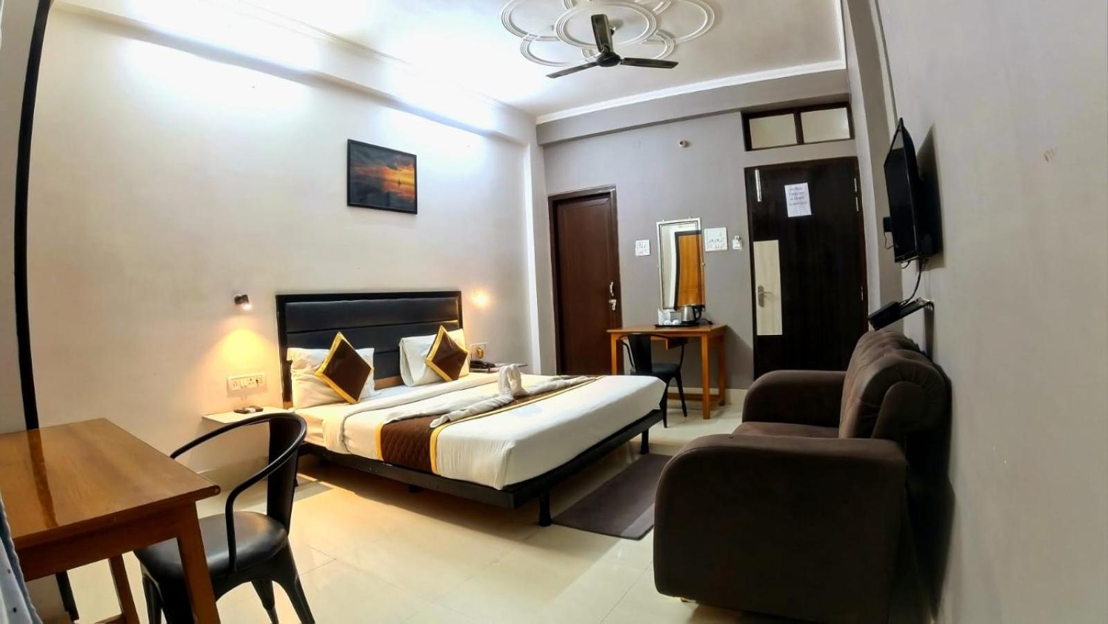 Holidayy Inn Аллахабад Экстерьер фото