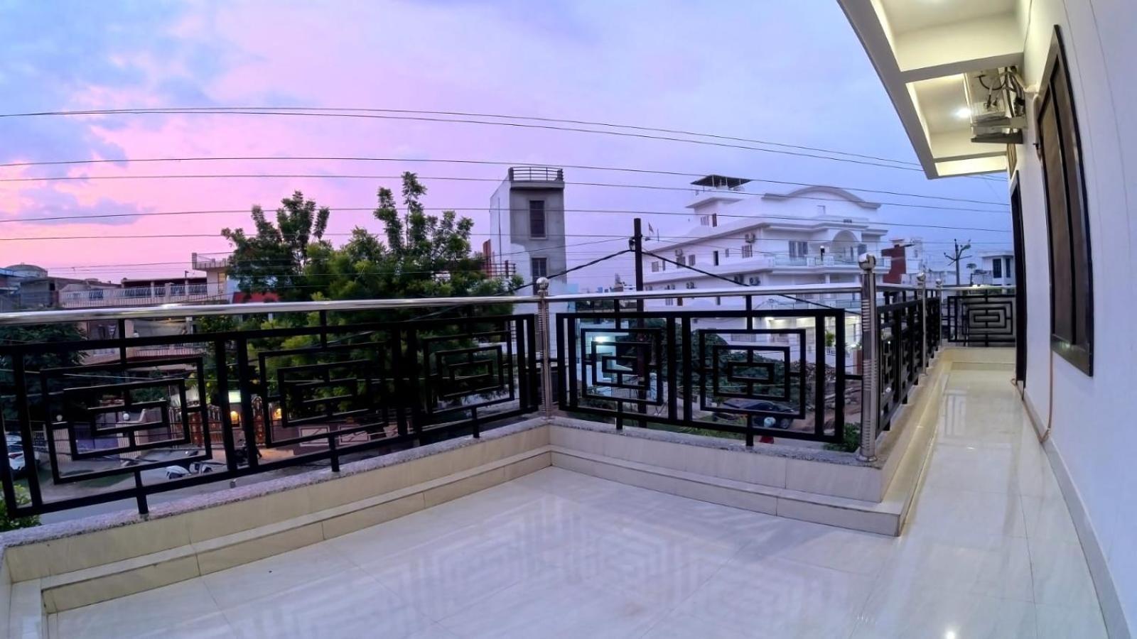 Holidayy Inn Аллахабад Экстерьер фото