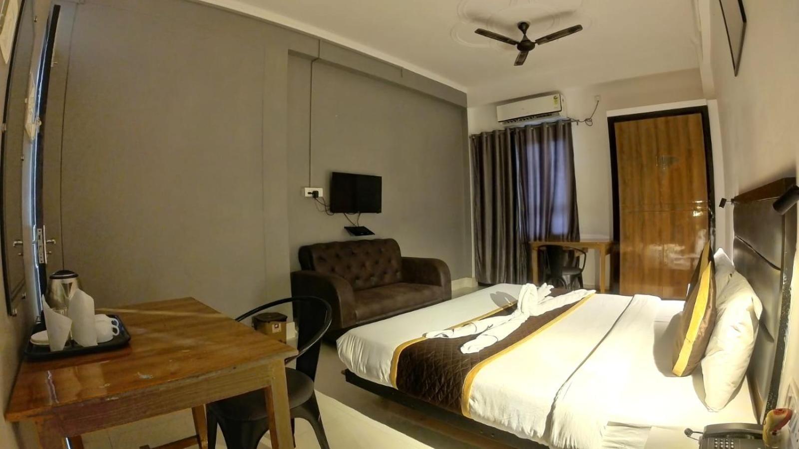 Holidayy Inn Аллахабад Экстерьер фото